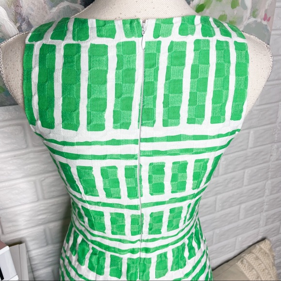 Taylor Green & White Printed A Line Dress Size 4 - Picture 4 of 4